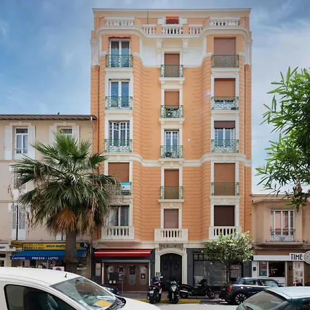 - 300m Apartman